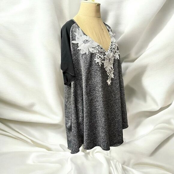 Classic Fashion Women’s T-shirt with Crocheted Collar / SZ: 3X / NWOT - Picture 3 of 6